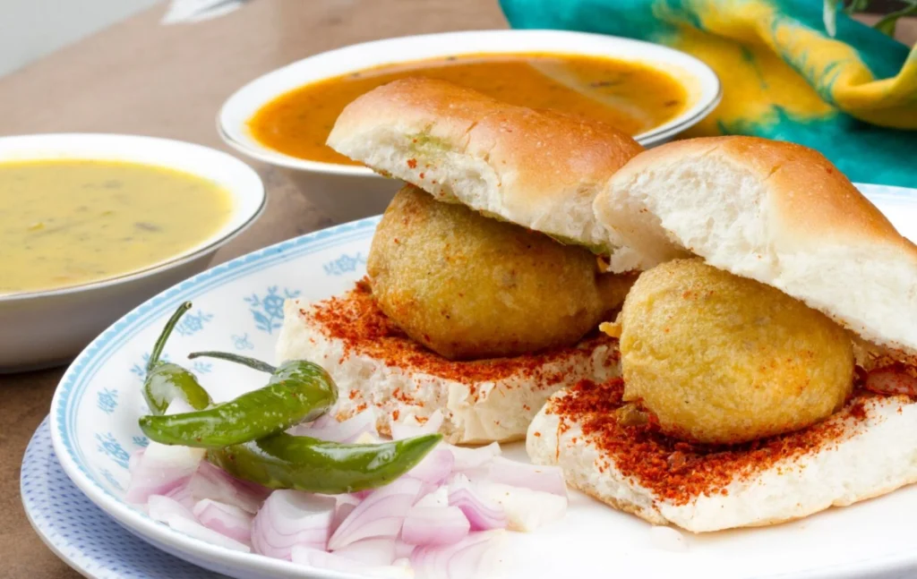 Vada Pav Chutney Variations Across Different Regions